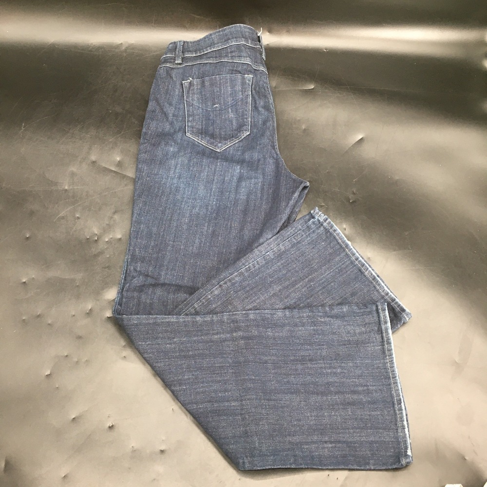 Liz Claiborne Womens Blue Stretch Tech Denim Dark Wash Bootcut Jeans Sz 16 Short